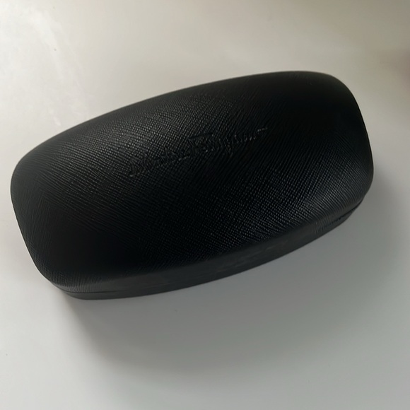 Salvatore Ferragamo Sunglasses - Picture 7 of 8